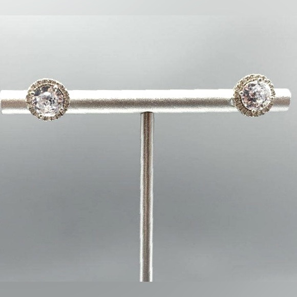925 Sterling Sliver CZ Stud Earrings in Halo Setting - Picture 1 of 5